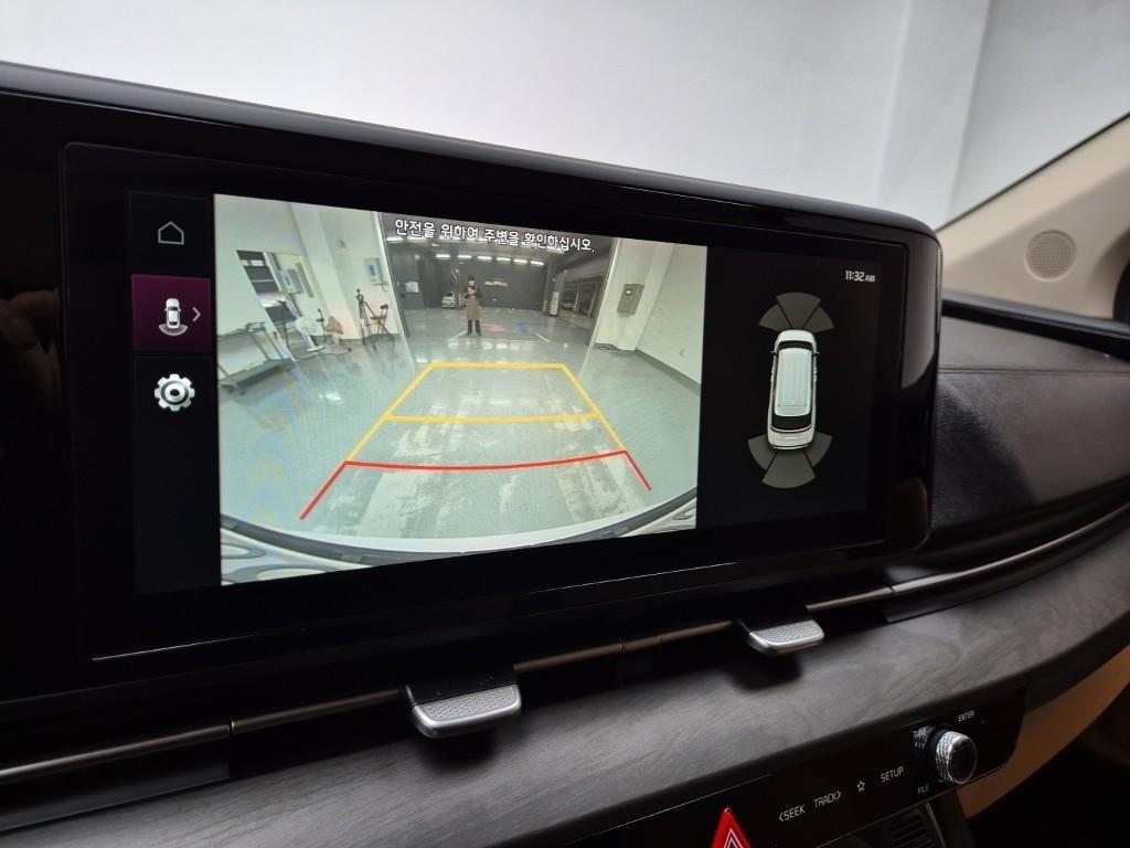 KIA Carnival - Vista 11