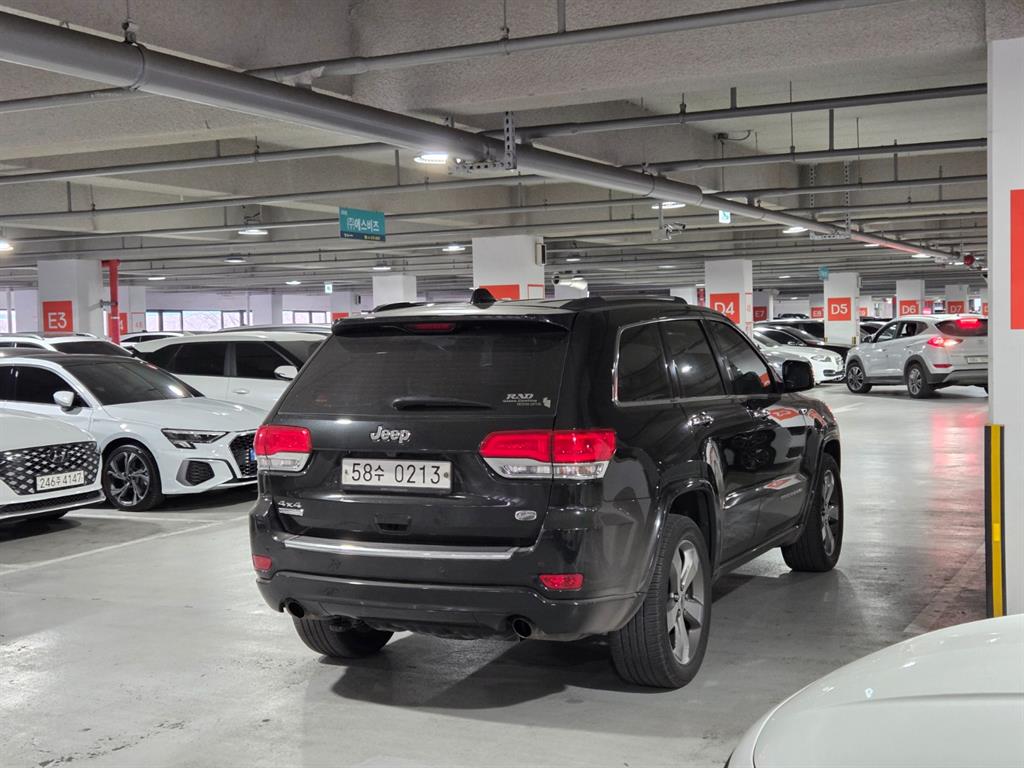 Jeep Cherokee - Vista 5