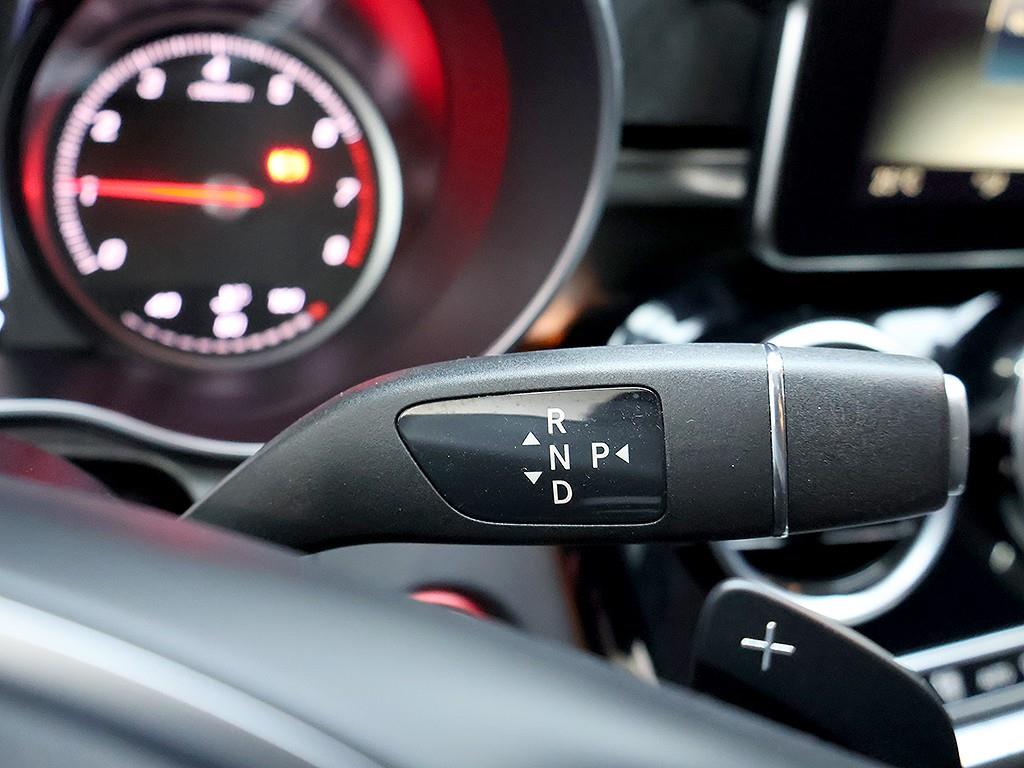 Mercedes Benz C Class 2018 Blanco - Importación desde Corea - HF Imports Iquique - Foto 10