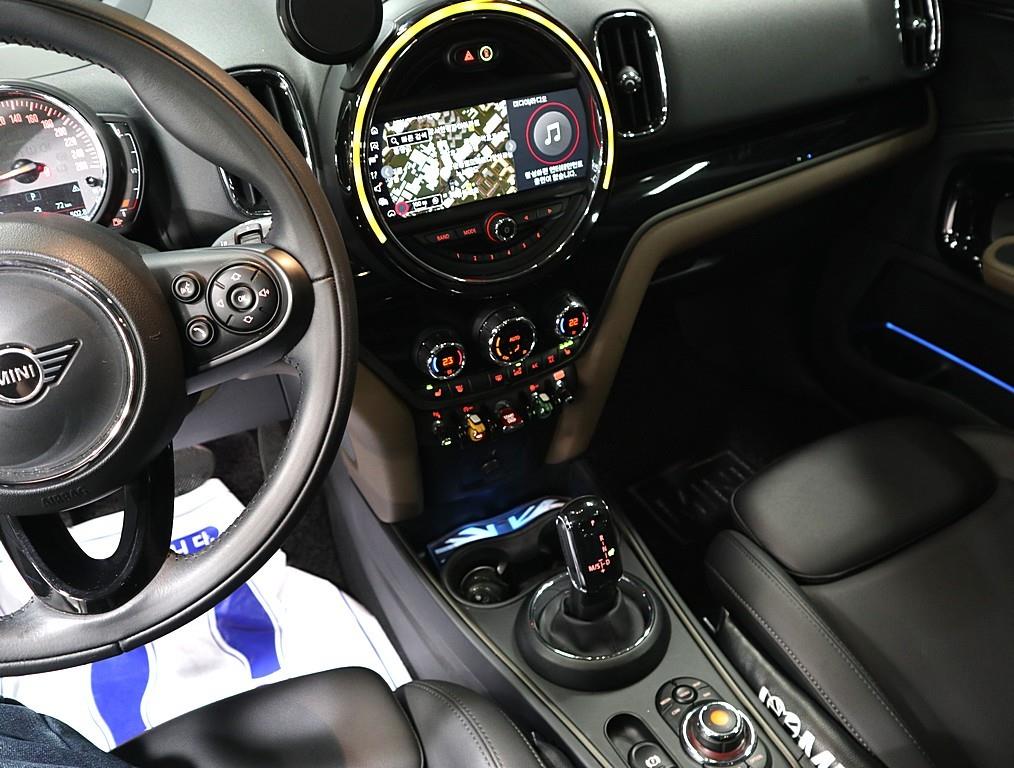 Mini Countryman - Vista 11