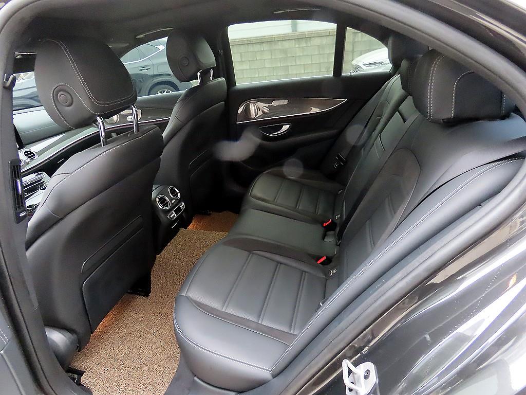 Mercedes Benz E class - Vista 6