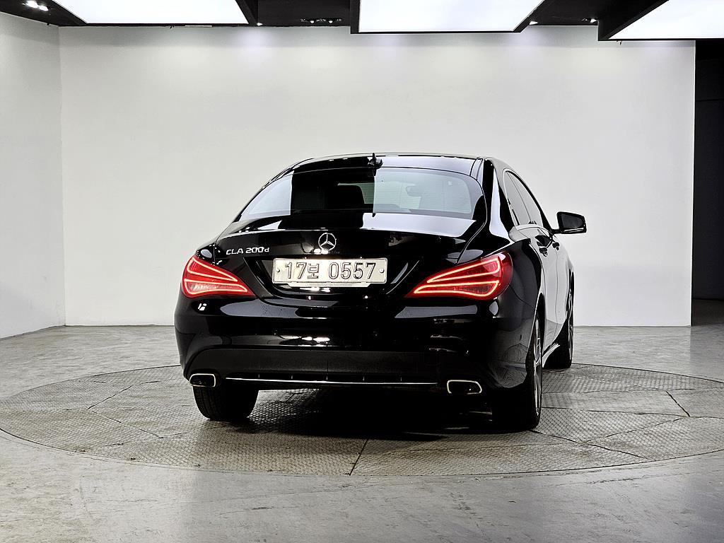 Mercedes Benz CLA Class - Vista 3