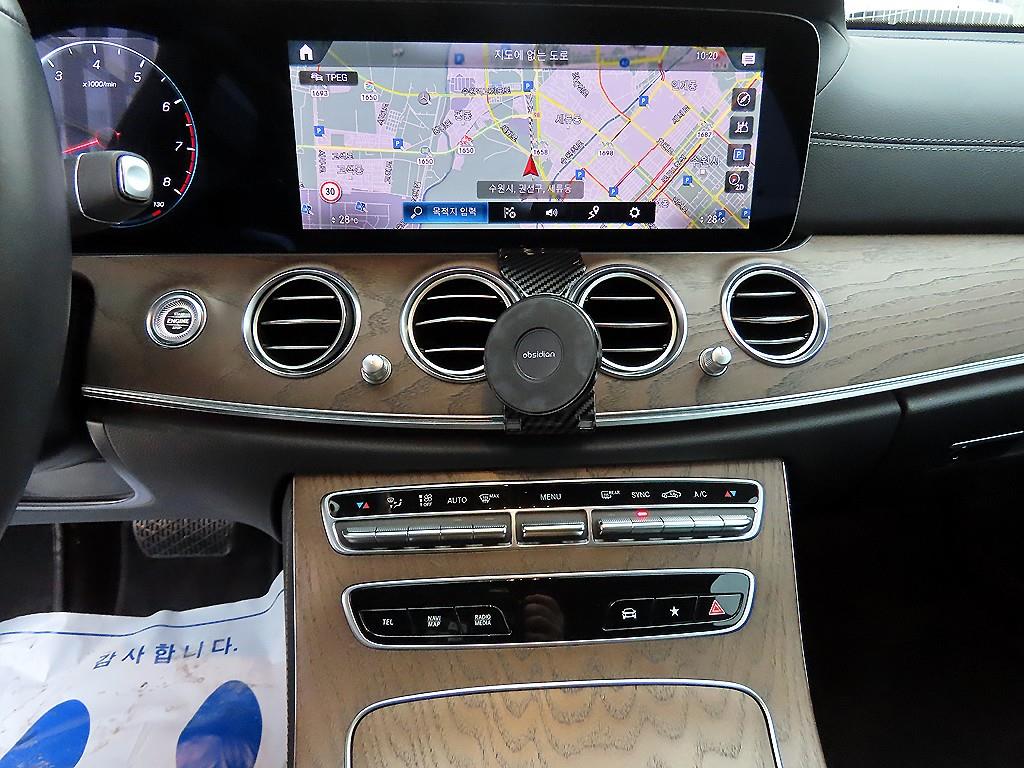 Mercedes Benz E class 2021 Plateado - Importación desde Corea - HF Imports Iquique - Foto 13