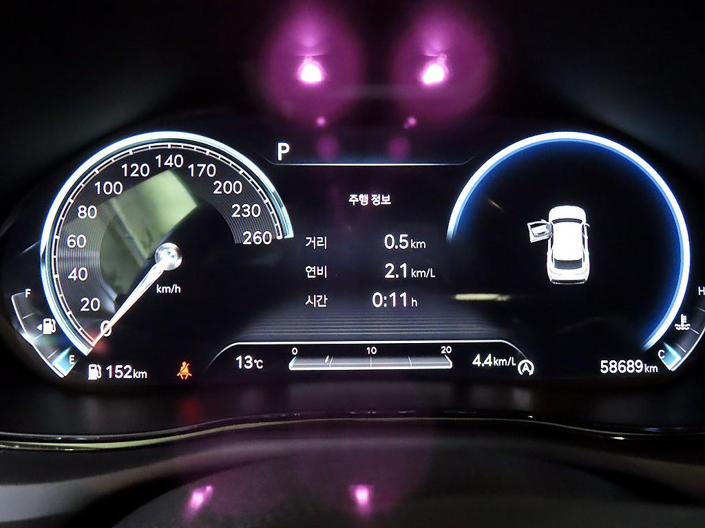 Genesis GV70 - Vista 9