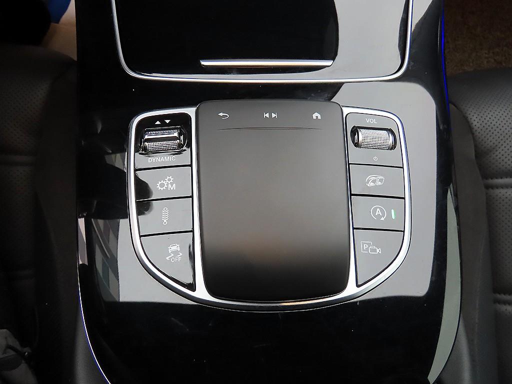 Mercedes Benz E class - Vista 12