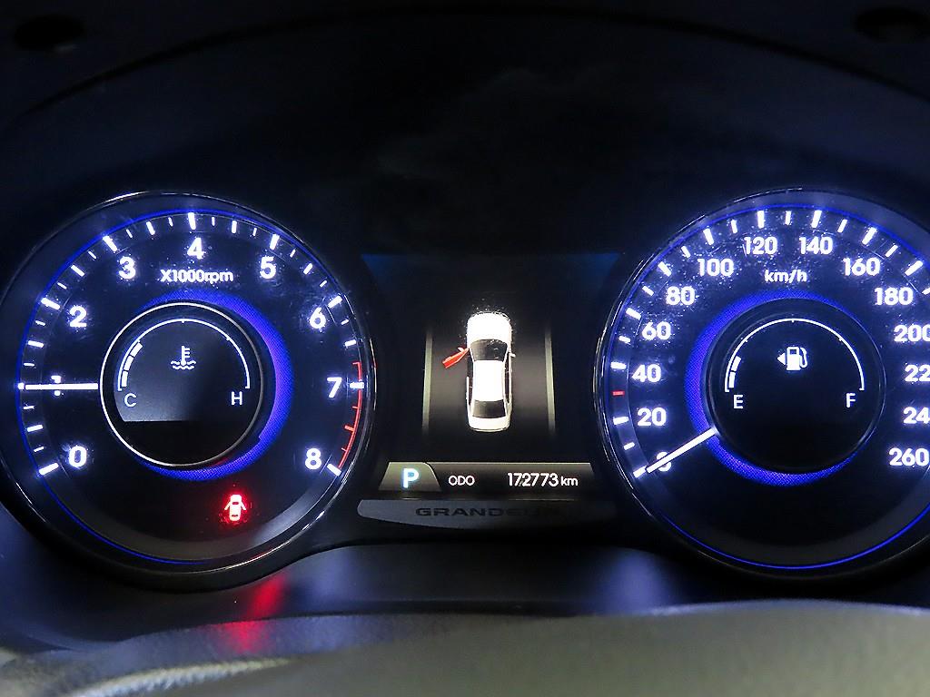 HYUNDAI Grandeur - Vista 9