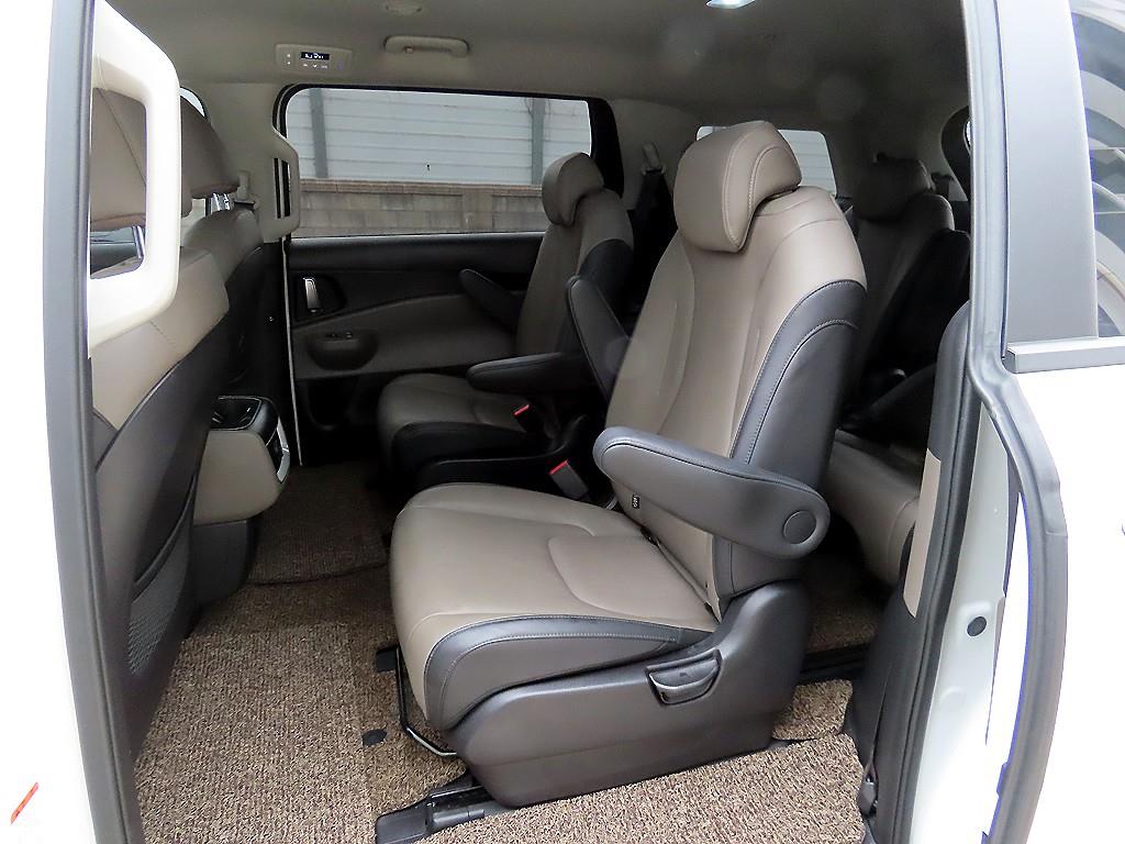 KIA Carnival - Vista 6