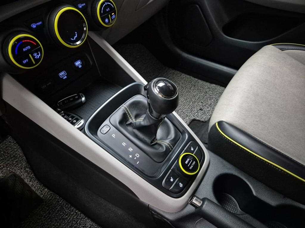 HYUNDAI Venue - Vista 8