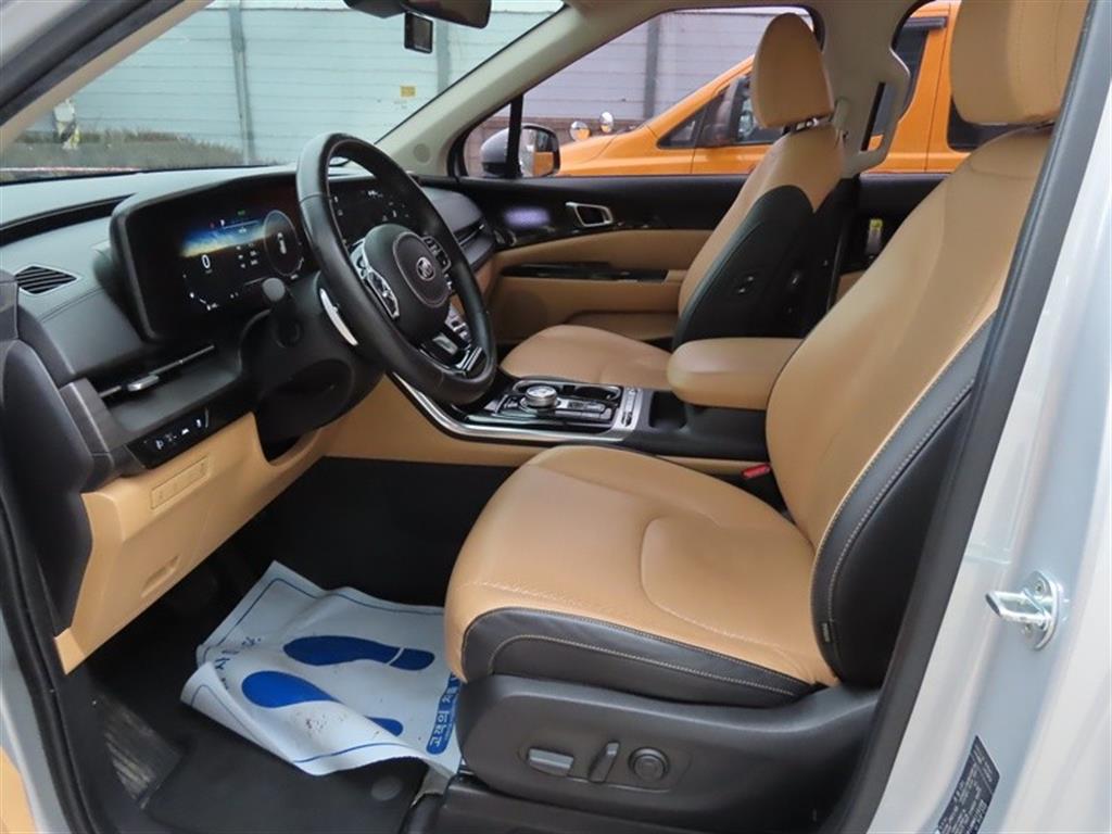 KIA Carnival - Vista 11