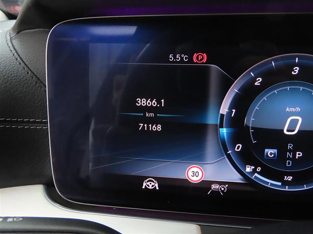 Mercedes Benz CLS Class - Vista 9