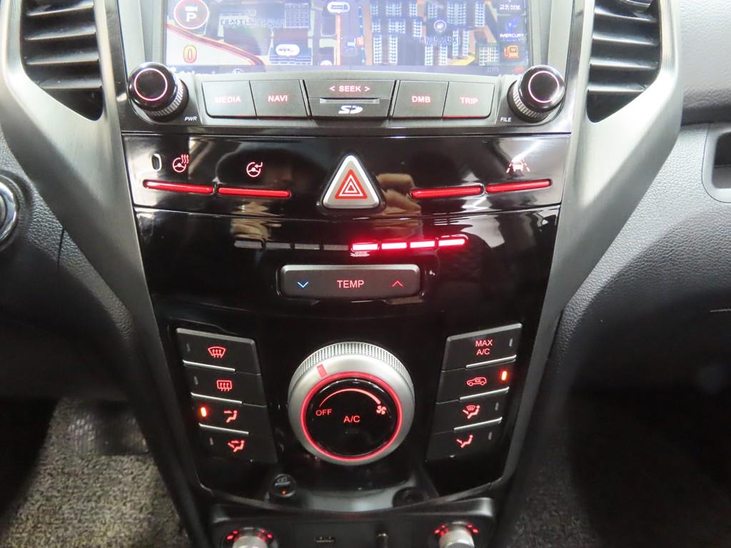 Ssangyong Tivoli - Vista 12