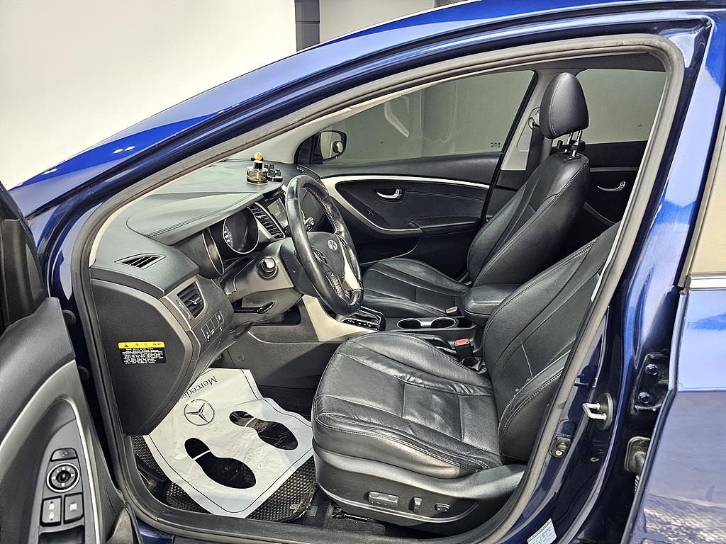 HYUNDAI i30 - Vista 8