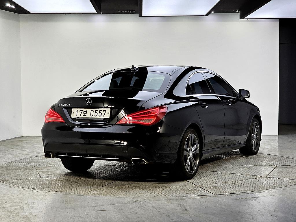 Mercedes Benz CLA Class - Vista 4