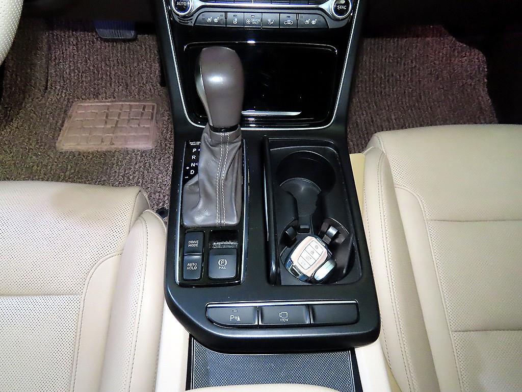 HYUNDAI Grandeur - Vista 12