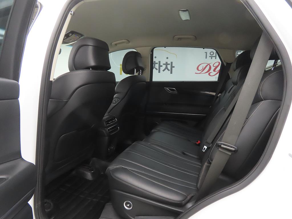 Genesis GV80 - Vista 6