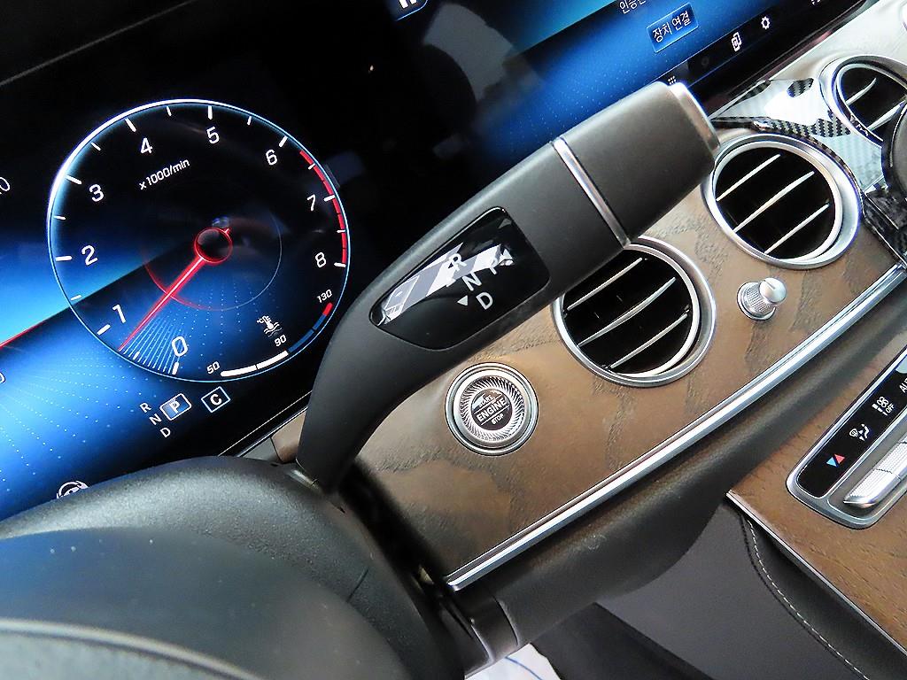 Mercedes Benz E class - Vista 11