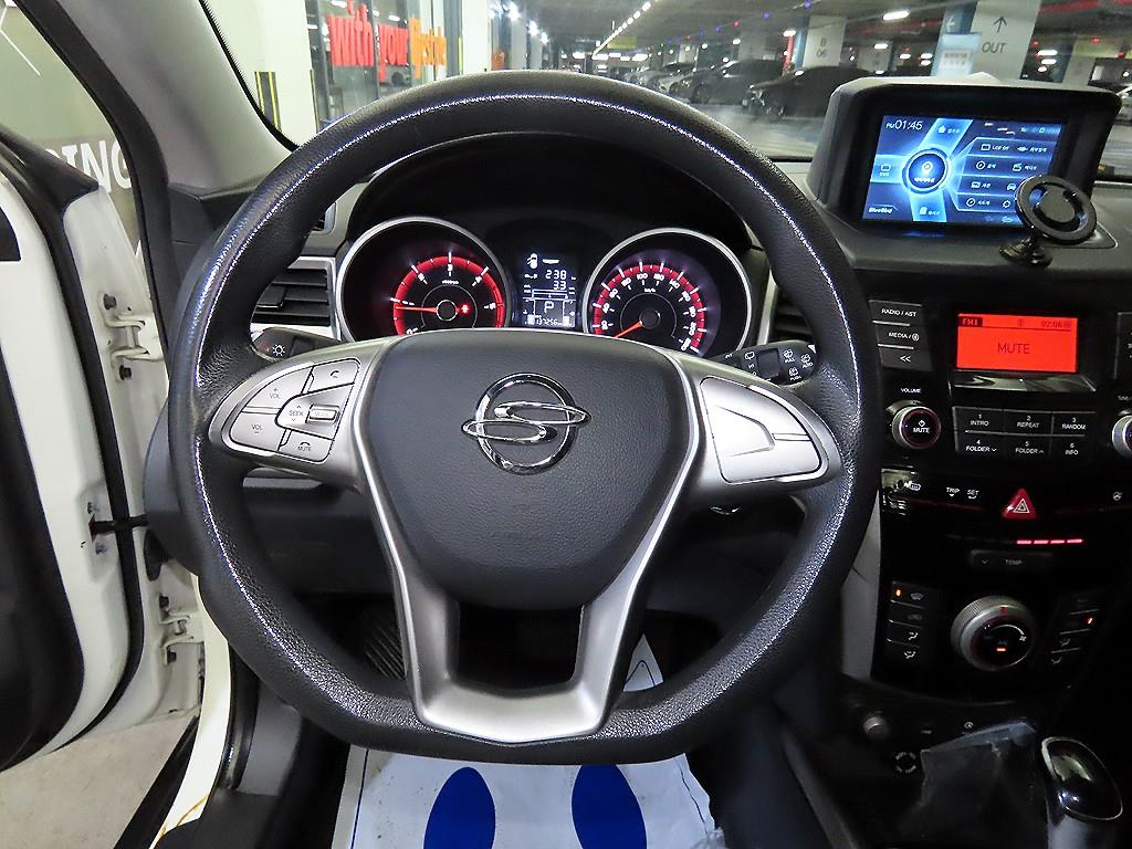 Ssangyong Tivoli - Vista 8