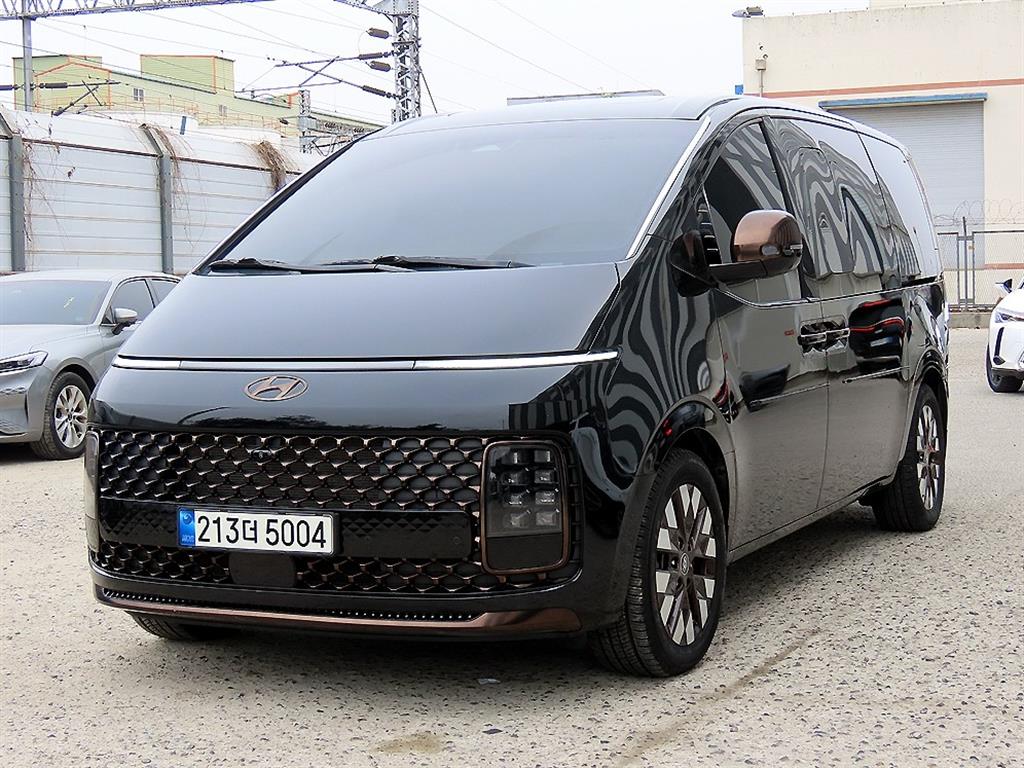 HYUNDAI Staria - Vista 2