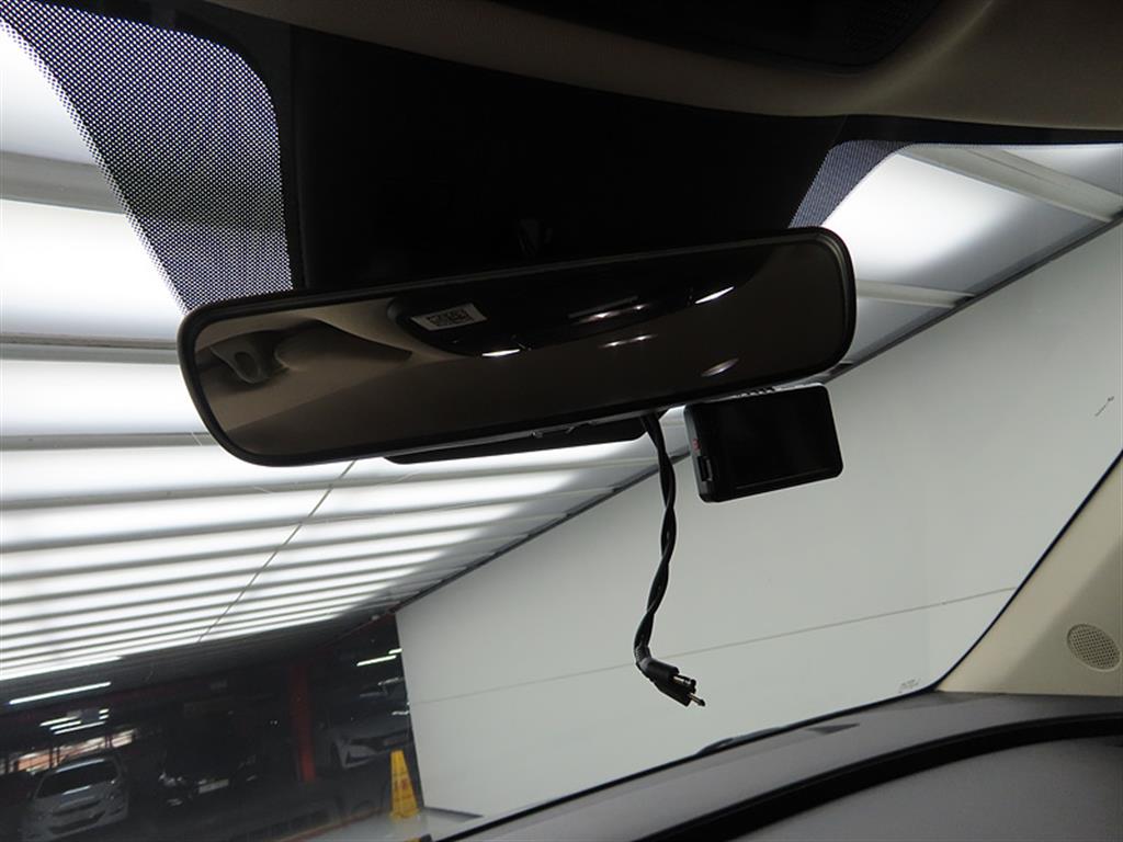 KIA Carnival - Vista 12