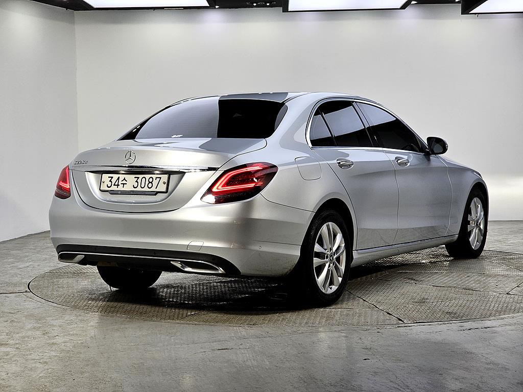 Mercedes Benz C Class - Vista 4