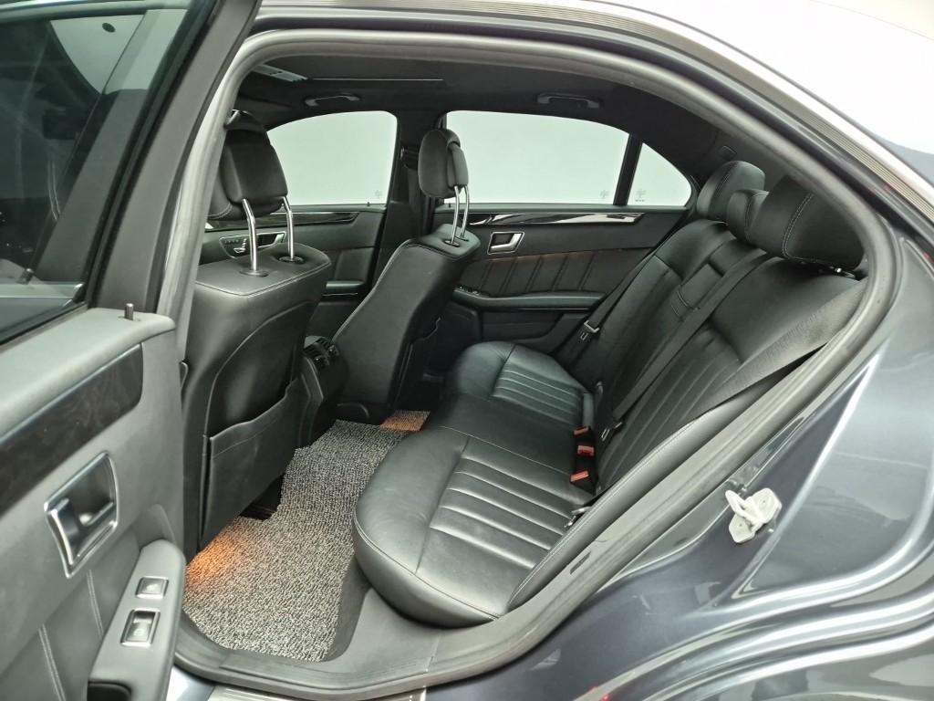 Mercedes Benz E class - Vista 12