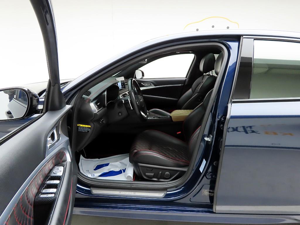 Genesis G70 - Vista 11