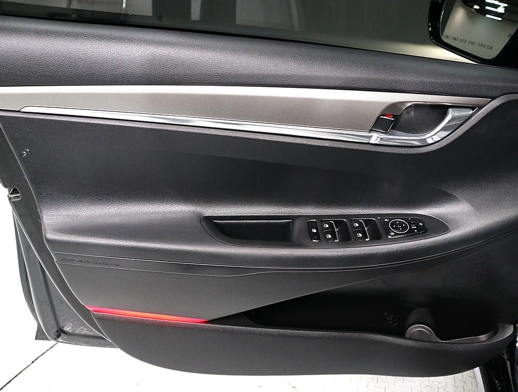 HYUNDAI Grandeur - Vista 8