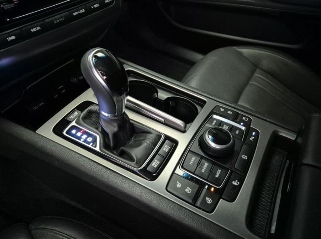 HYUNDAI Genesis - Vista 8