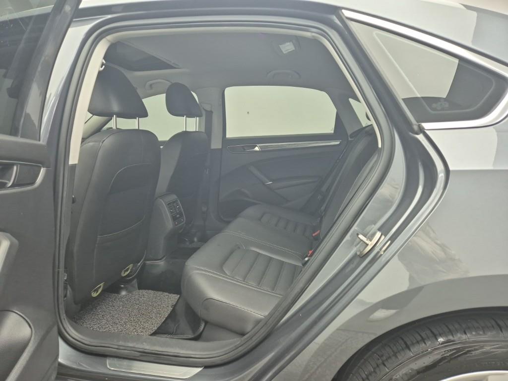 Volkswagen Passat - Vista 12