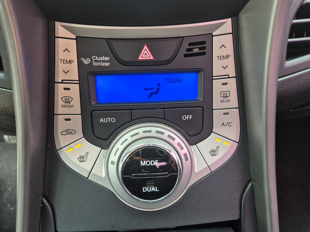 HYUNDAI Avante - Vista 11