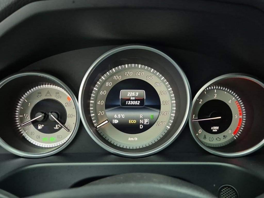 Mercedes Benz E class - Vista 6