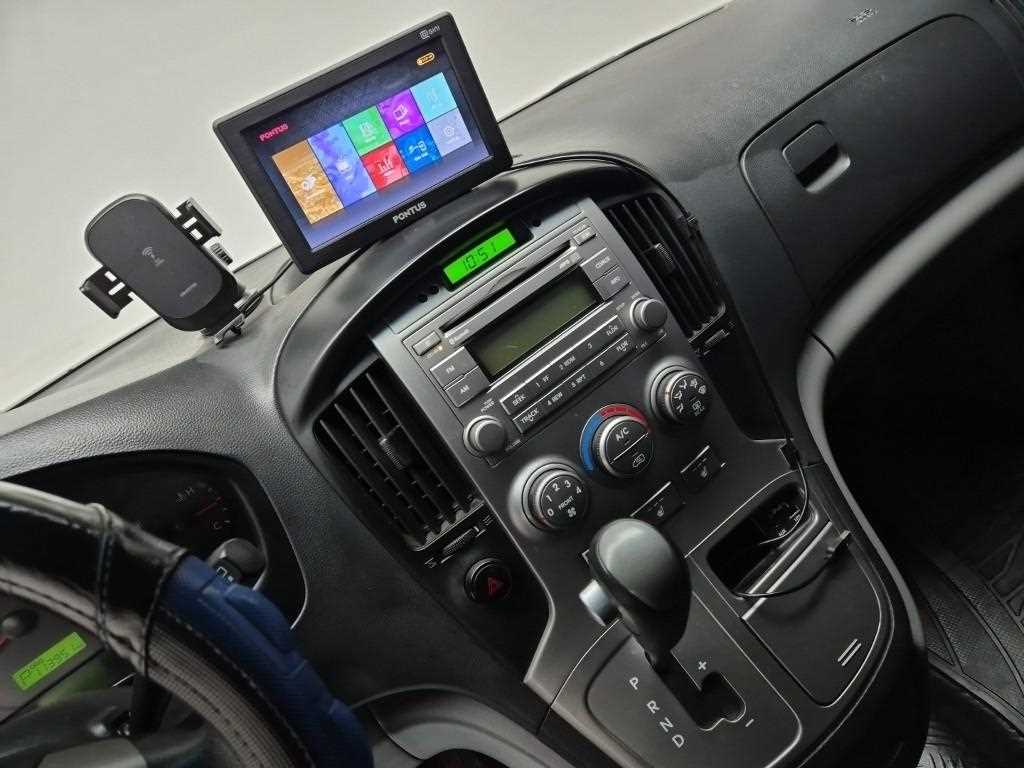 HYUNDAI Starex - Vista 10