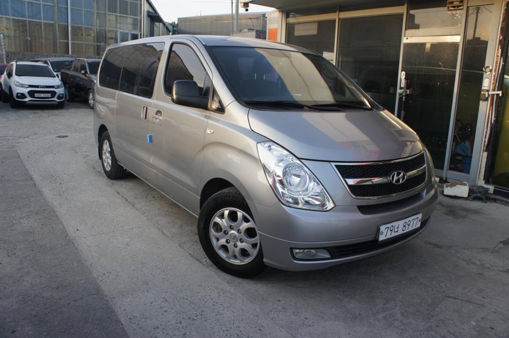 HYUNDAI Starex - Vista 5