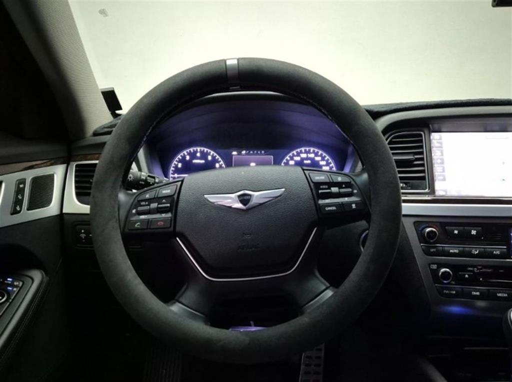 HYUNDAI Genesis - Vista 9