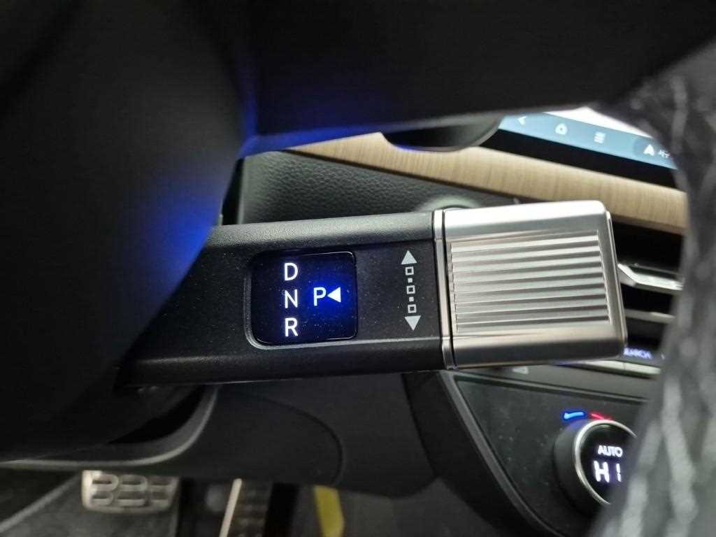 HYUNDAI Sonata - Vista 8