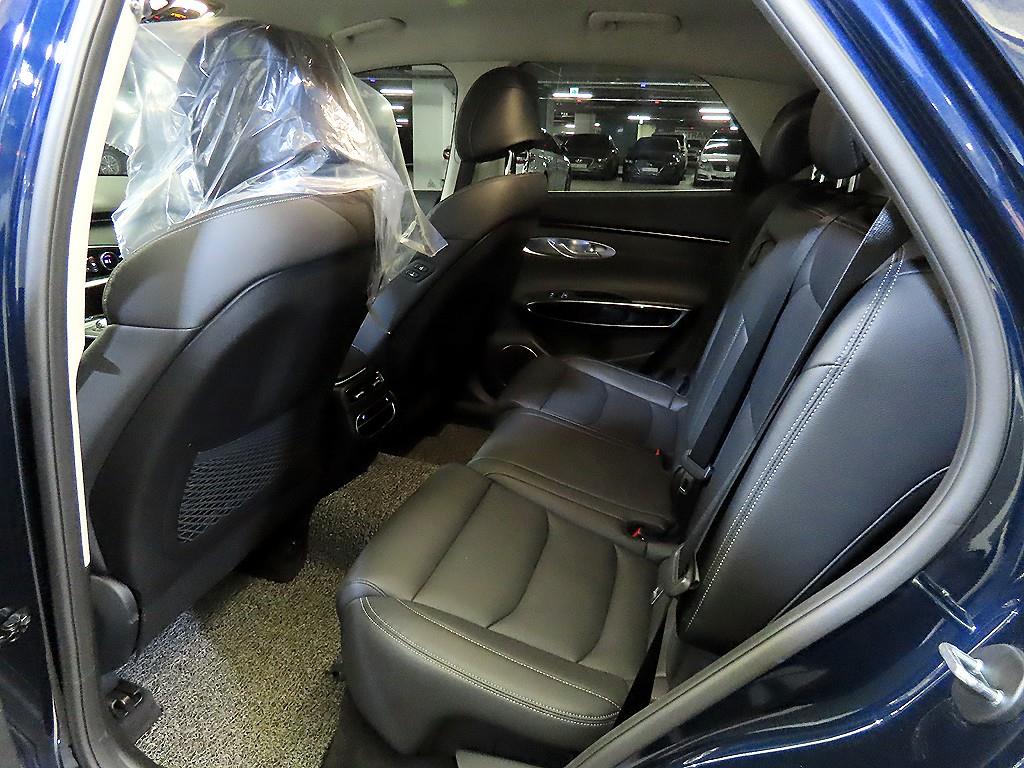 Genesis GV70 - Vista 7