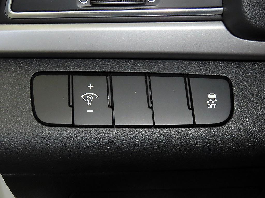 HYUNDAI Avante 2018 Blanco - Importación desde Corea - HF Imports Iquique - Foto 14