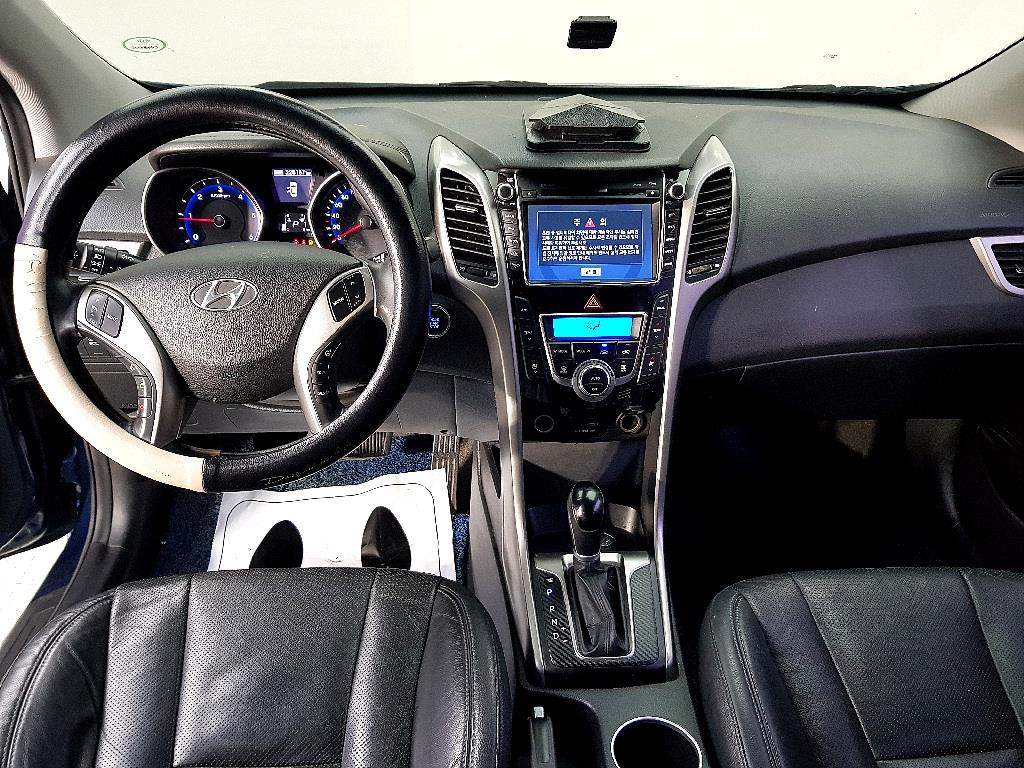 HYUNDAI i30 - Vista 5