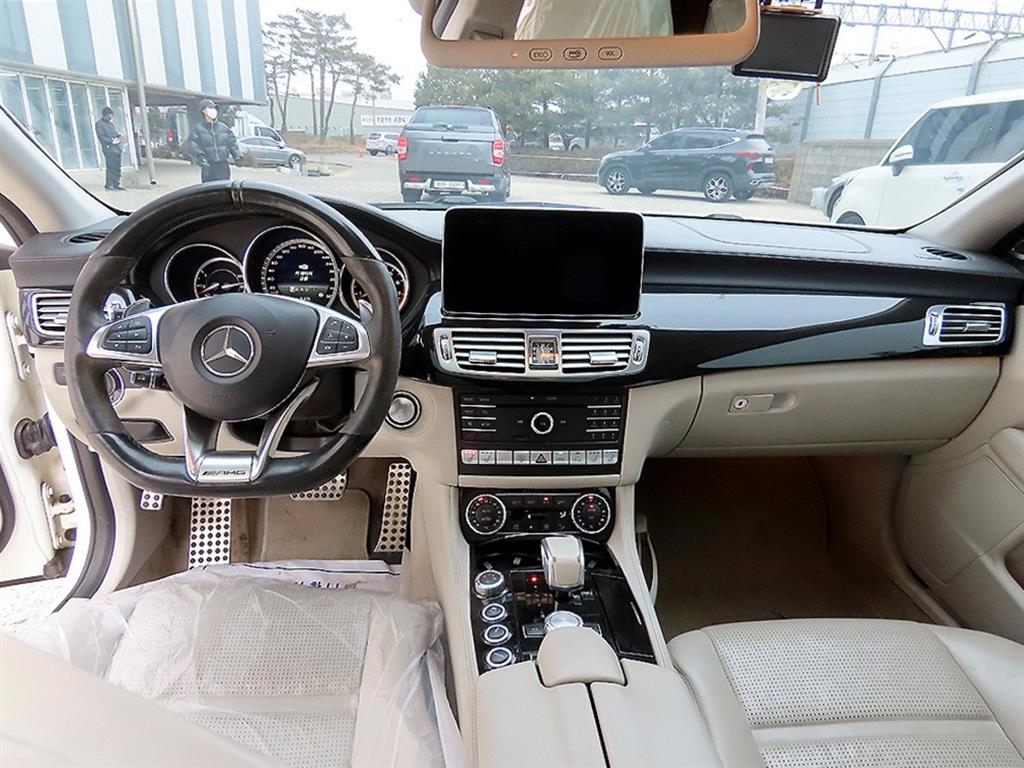 Mercedes Benz CLS Class - Vista 7