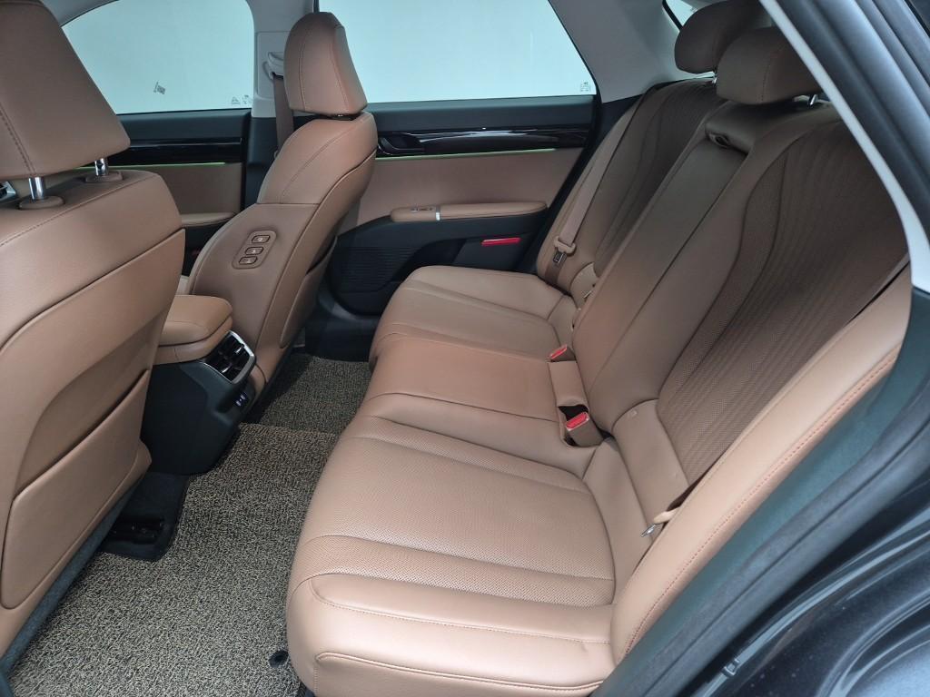 HYUNDAI Grandeur - Vista 12