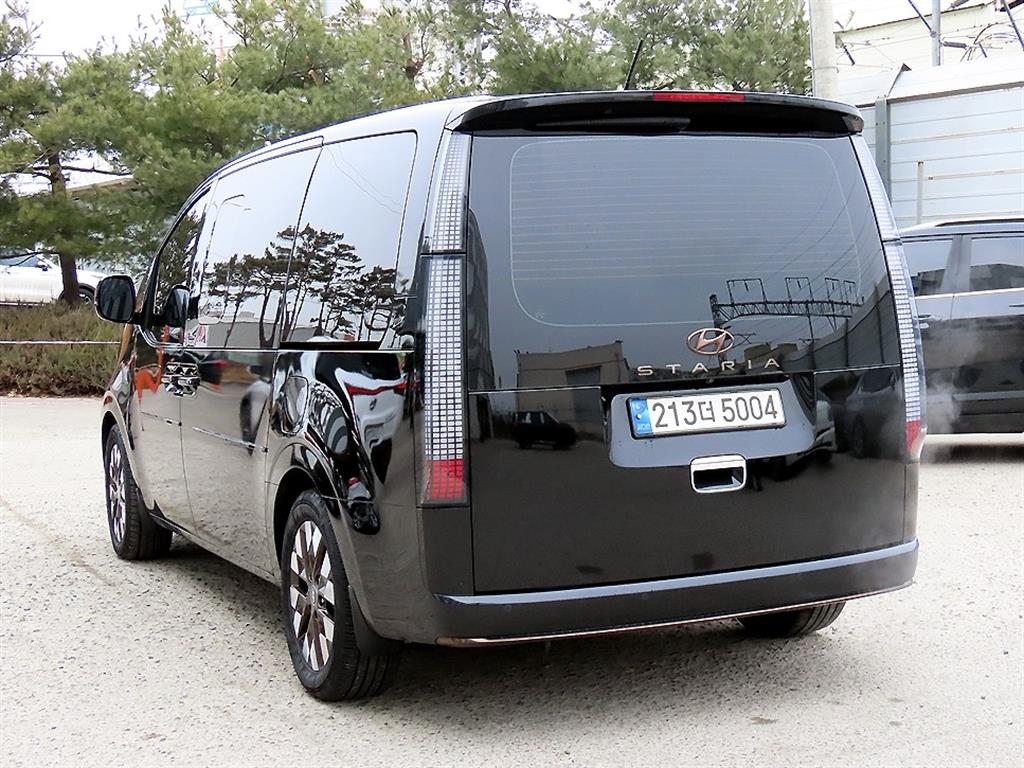 HYUNDAI Staria - Vista 3
