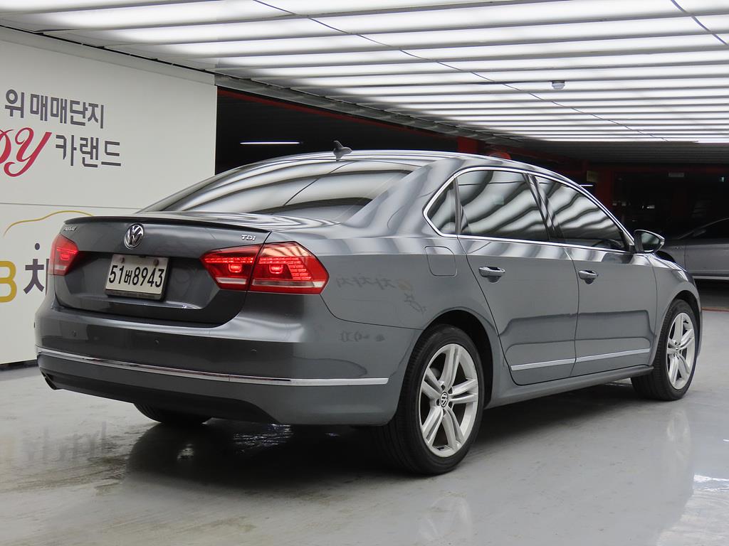 Volkswagen Passat - Vista 4