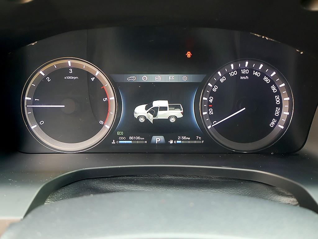 Ssangyong Rexton - Vista 11