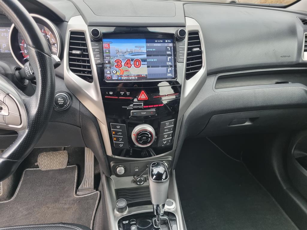 Ssangyong Tivoli - Vista 8