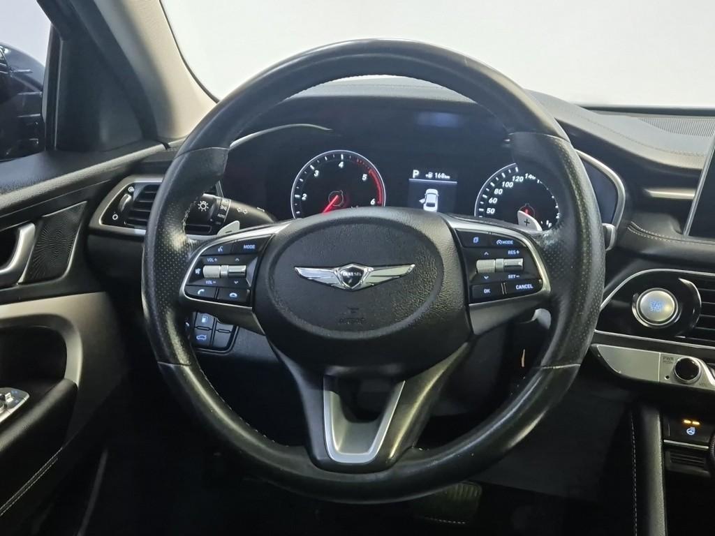 Genesis G70 - Vista 8