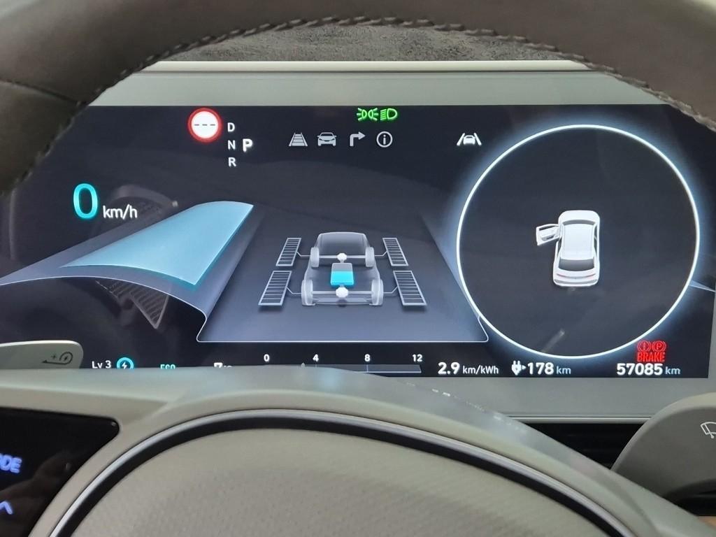 HYUNDAI Ioniq 5 - Vista 6