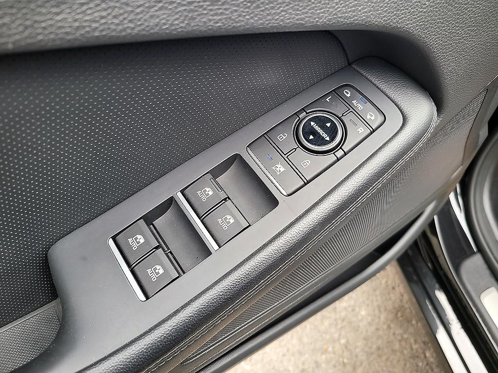 Genesis G80 - Vista 12