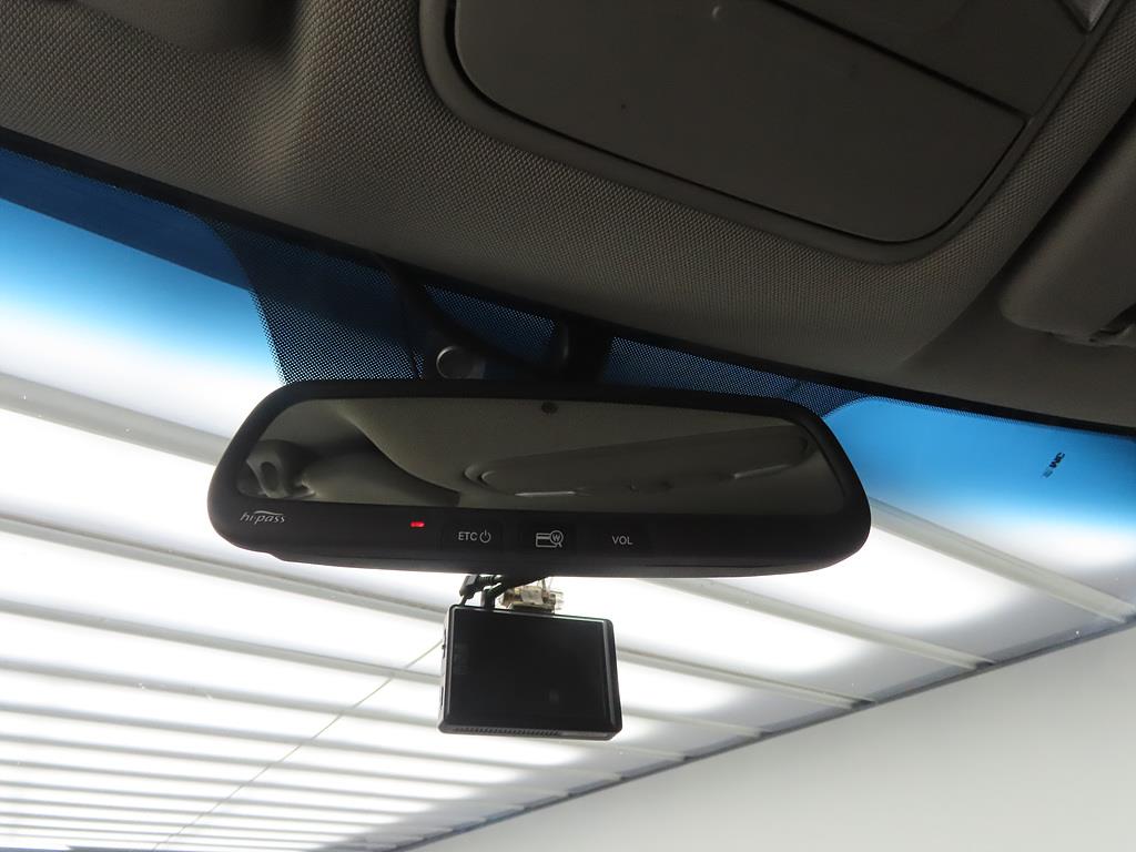 KIA Carnival - Vista 12