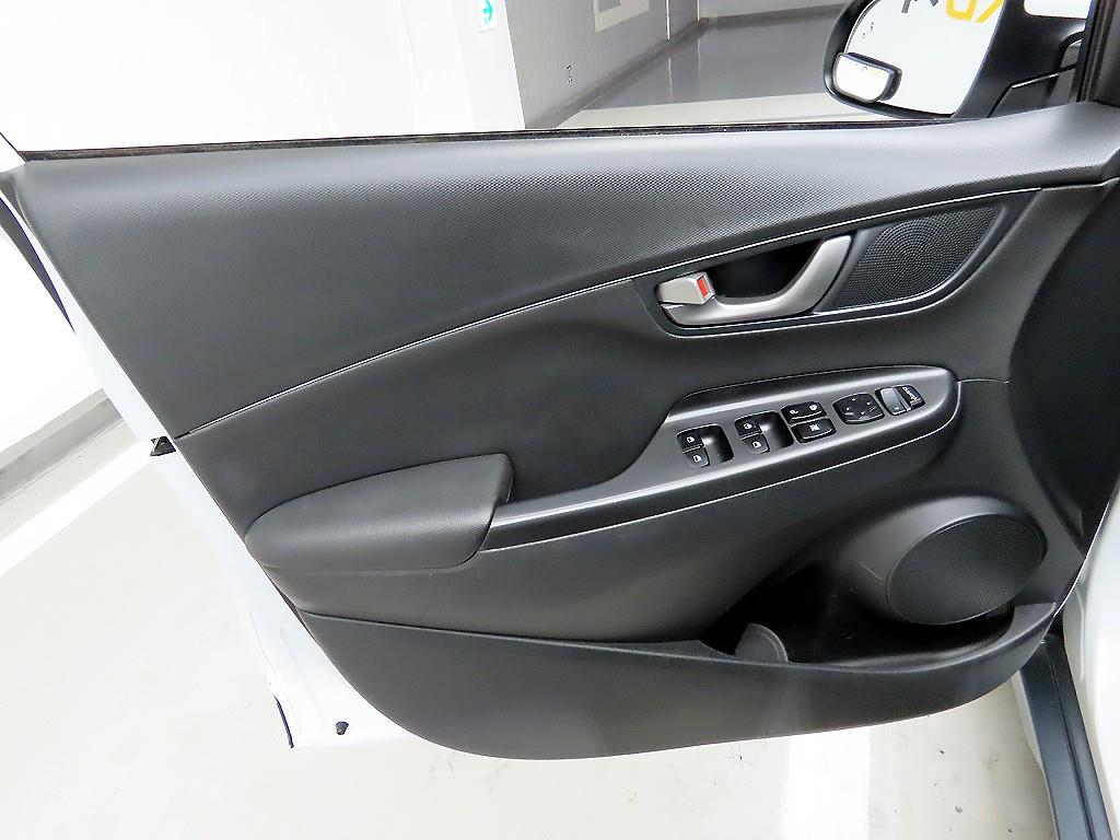 HYUNDAI Kona - Vista 11