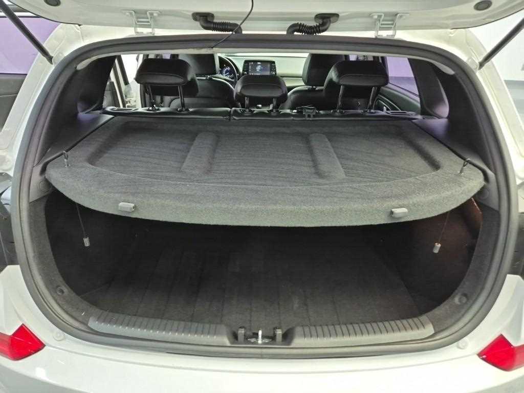 HYUNDAI i30 2018 Blanco - Importación desde Corea - HF Imports Iquique - Foto 18